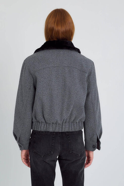 veste courte col revers bordure fourrure femme vue dos